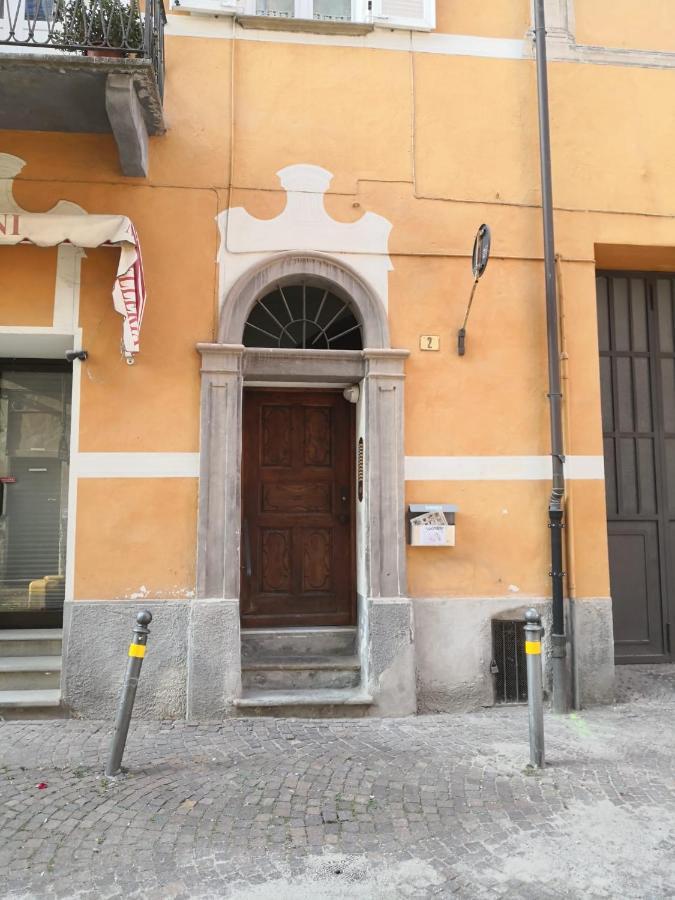Ferienwohnung Casa Del Conte Massimiliano Roero Cuneo Exterior foto